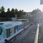 Le Bouda Avec Un Balcon Vue Sur La République * Castelnaudary