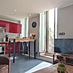 Le Bouda Avec Un Balcon Vue Sur La République * Castelnaudary